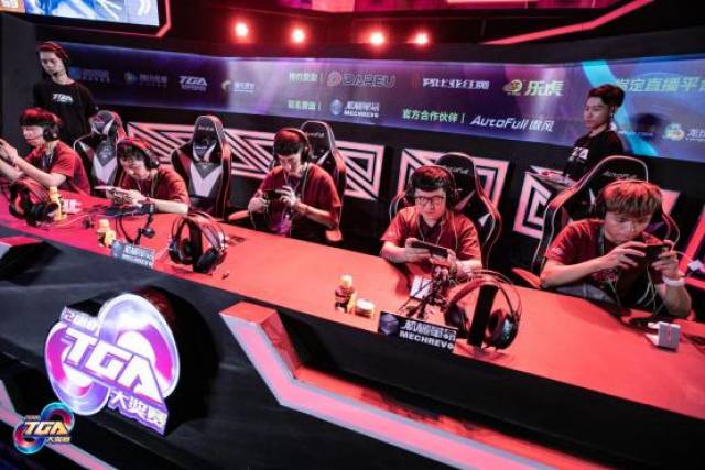 端的表现令 端的表现令