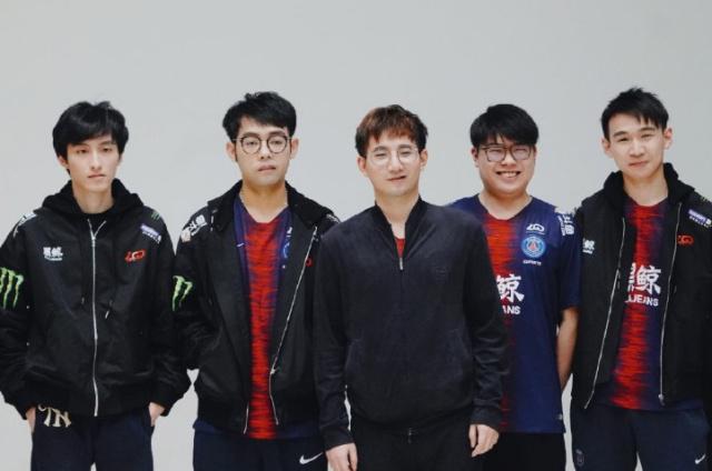 的主场氛围 的主场氛围