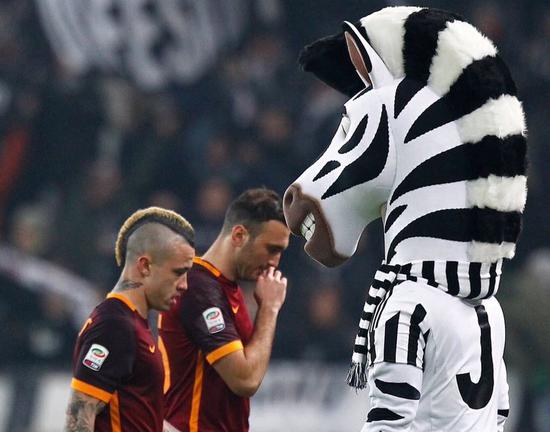 又一幅世界名画：新秀邓恩隔扣字母！